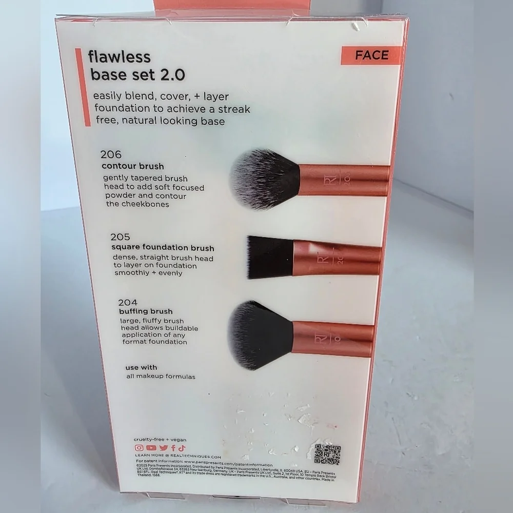 NWT Real Techniques Flawless Base Set 2.0